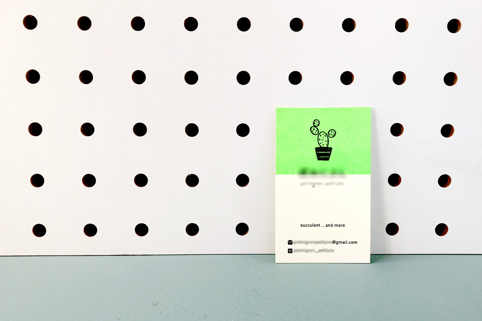 ショップカードをデザイン イラストつき 多肉植物店さんの作成事例 ショップカードデザイン依頼 コドル文具